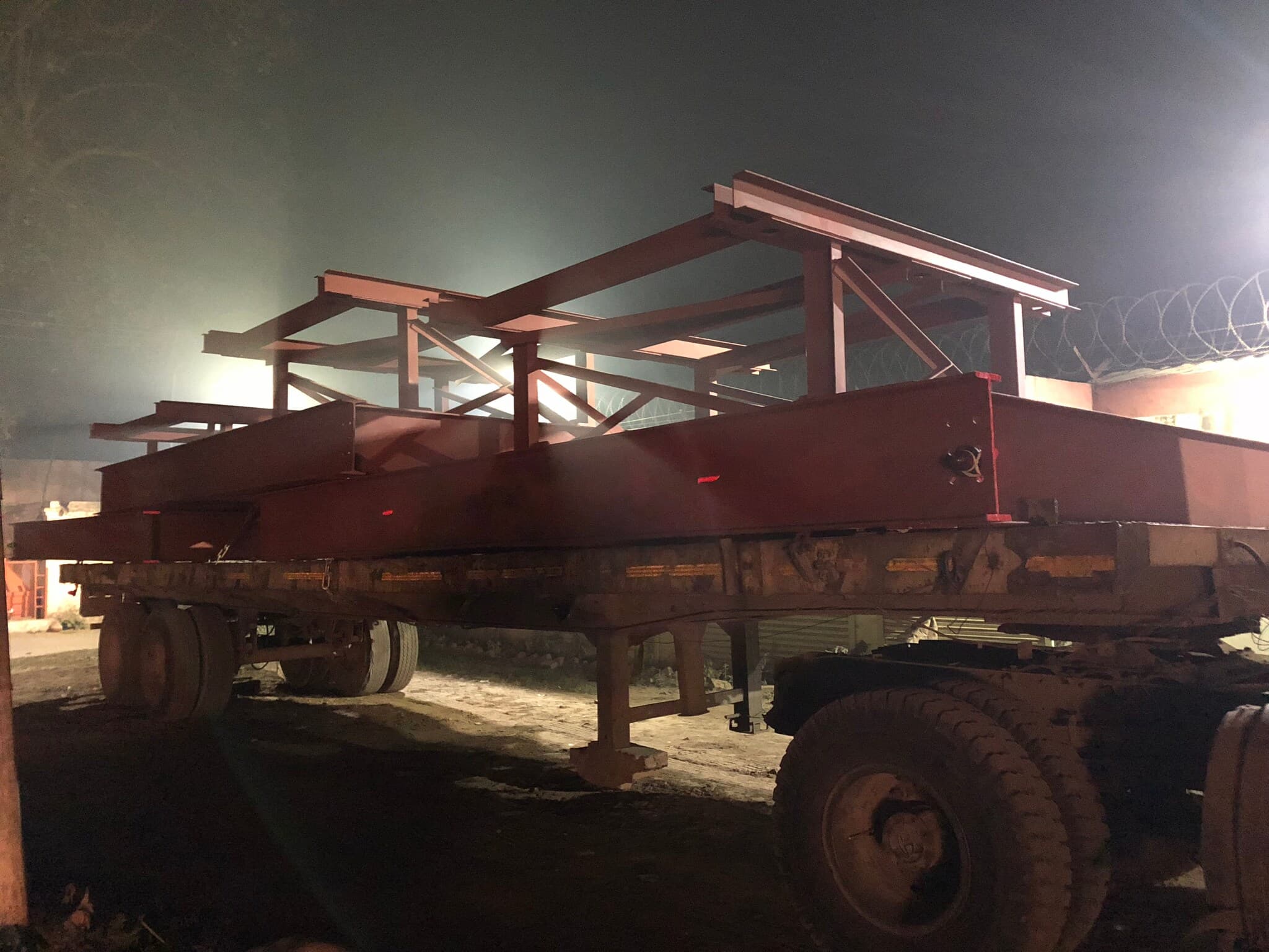 Steel structure on trailer